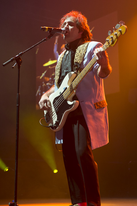 Golden years 25th edition @ sportpaleis, picture 3, photographed by Steven Stausens - FrontView Magazine