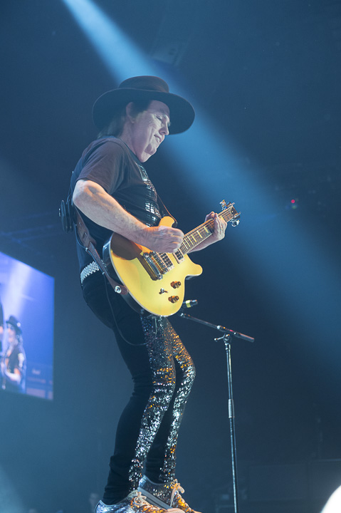 Golden years 25th edition @ sportpaleis, picture 69, photographed by Steven Stausens - FrontView Magazine