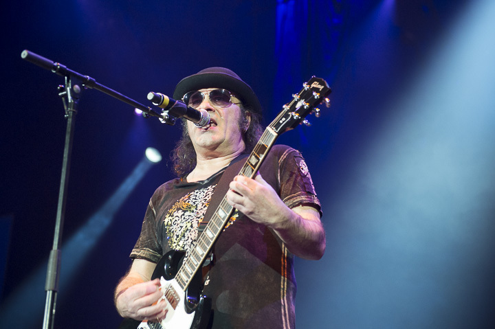 Golden years 25th edition @ sportpaleis, picture 80, photographed by Steven Stausens - FrontView Magazine