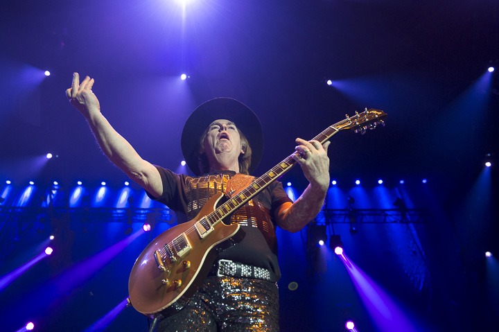 Golden years 25th edition @ sportpaleis, picture 83, photographed by Steven Stausens - FrontView Magazine