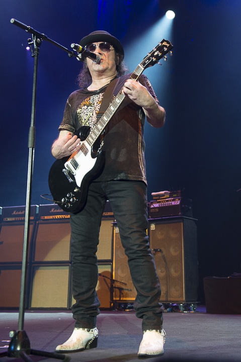 Golden years 25th edition @ sportpaleis, picture 85, photographed by Steven Stausens - FrontView Magazine