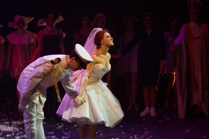 Assepoester - Het Tamelijk Ware Verhaal @ Stadsschouwburg Antwerpen, foto 5, foto's door FrontView Magazine