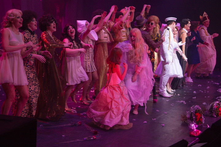 Assepoester - Het Tamelijk Ware Verhaal @ Stadsschouwburg Antwerpen, foto 27, foto's door FrontView Magazine