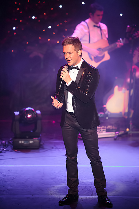 Christoff - Kerstconcert @ CC Den Egger, picture 2, photographed by Elke Briers - FrontView Magazine