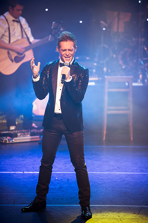 Christoff - Kerstconcert @ CC Den Egger, picture 7, photographed by Elke Briers - FrontView Magazine
