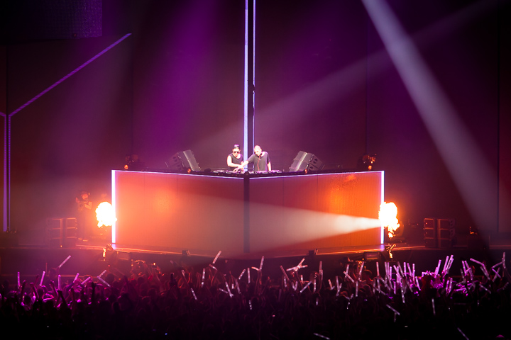 Dimitri Vegas & Like Mike @ Sportpaleis, picture 2, photographed by Jef Matthee - FrontView Magazine
