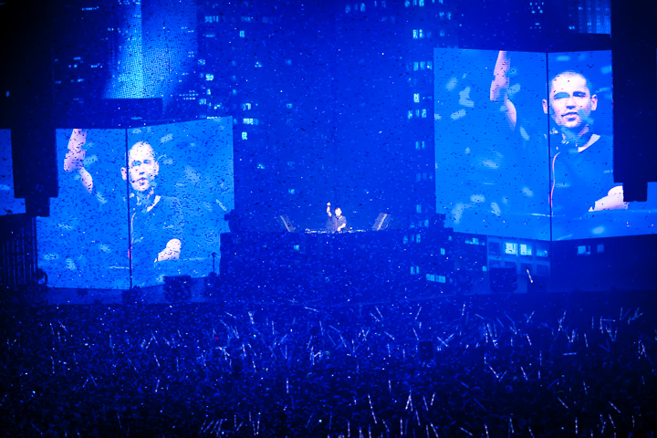 Dimitri Vegas & Like Mike @ Sportpaleis, picture 8, photographed by Jef Matthee - FrontView Magazine