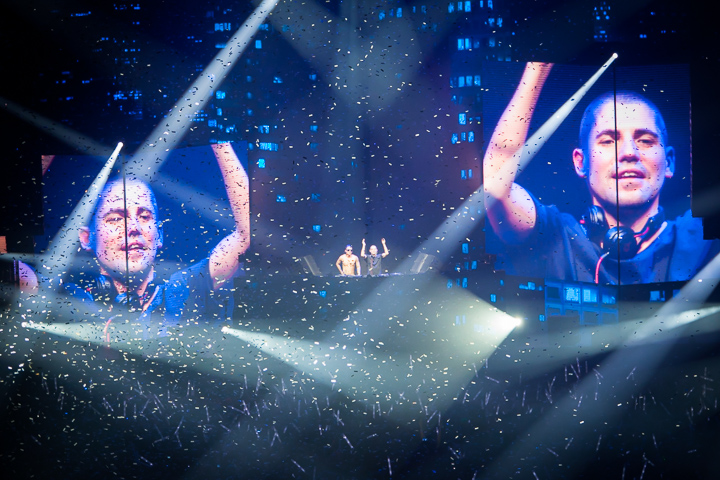 Dimitri Vegas & Like Mike @ Sportpaleis, picture 9, photographed by Jef Matthee - FrontView Magazine