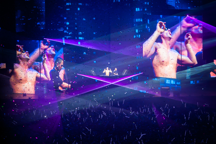 Dimitri Vegas & Like Mike @ Sportpaleis, picture 10, photographed by Jef Matthee - FrontView Magazine