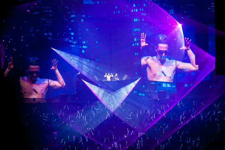 Dimitri Vegas & Like Mike @ Sportpaleis, picture 11, photographed by Jef Matthee - FrontView Magazine