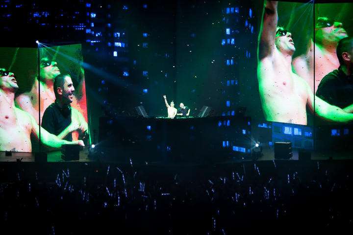 Dimitri Vegas & Like Mike @ Sportpaleis, picture 15, photographed by Jef Matthee - FrontView Magazine