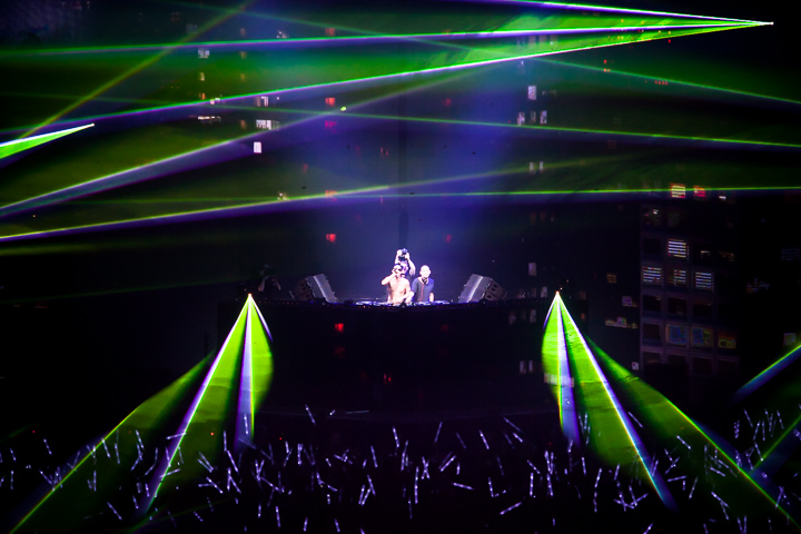 Dimitri Vegas & Like Mike @ Sportpaleis, picture 17, photographed by Jef Matthee - FrontView Magazine