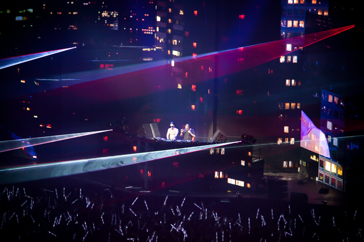 Dimitri Vegas & Like Mike @ Sportpaleis, picture 20, photographed by Jef Matthee - FrontView Magazine