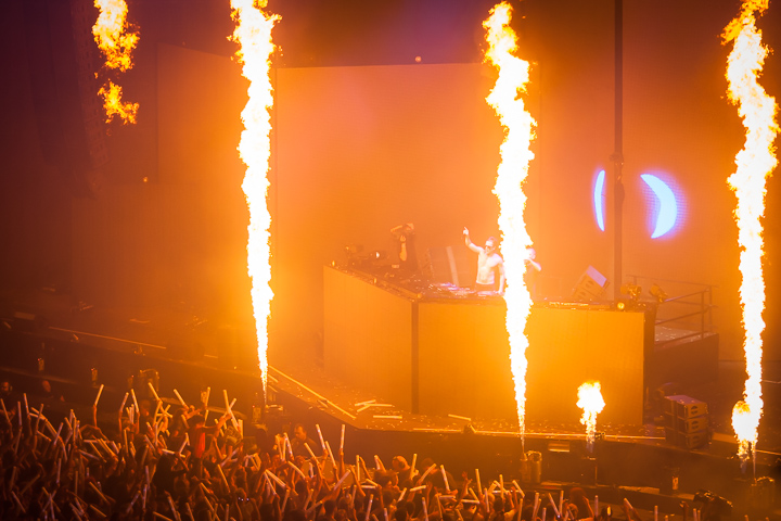 Dimitri Vegas & Like Mike @ Sportpaleis, picture 22, photographed by Jef Matthee - FrontView Magazine