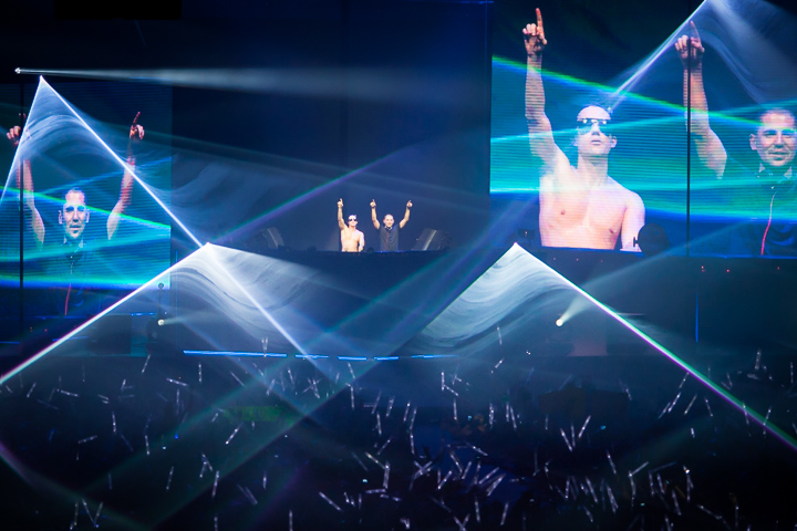 Dimitri Vegas & Like Mike @ Sportpaleis, picture 24, photographed by Jef Matthee - FrontView Magazine