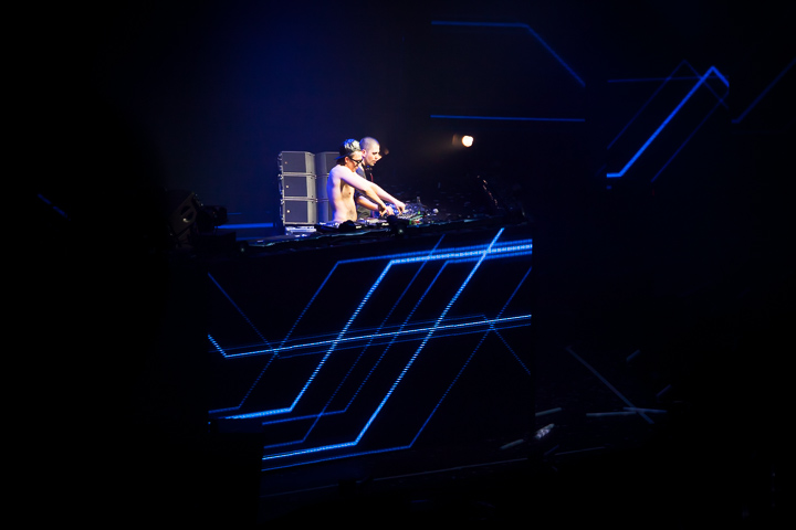 Dimitri Vegas & Like Mike @ Sportpaleis, picture 29, photographed by Jef Matthee - FrontView Magazine