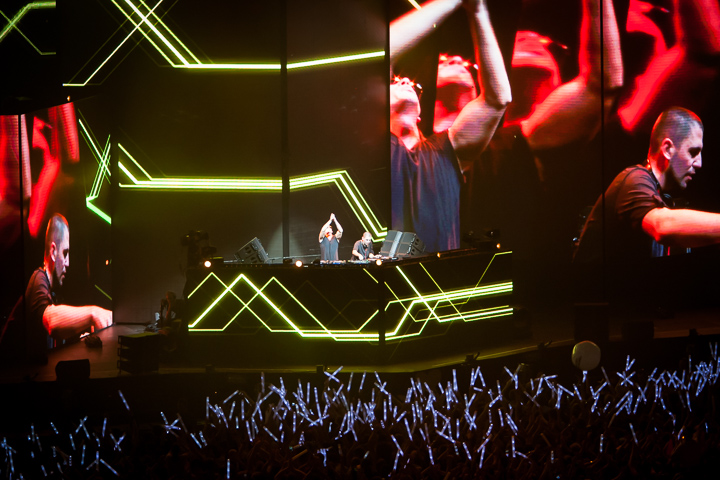 Dimitri Vegas & Like Mike @ Sportpaleis, picture 38, photographed by Jef Matthee - FrontView Magazine