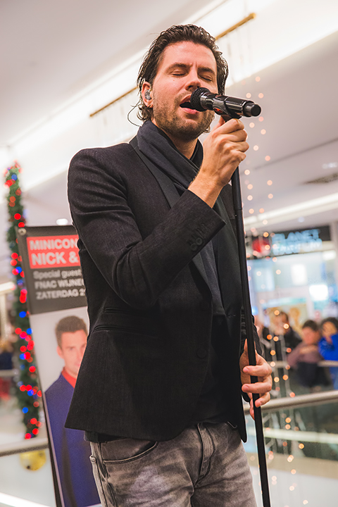 Nick & Simon en Barbara Dex @ Fnac Wijnegem, picture 16, photographed by Elke Briers - FrontView Magazine