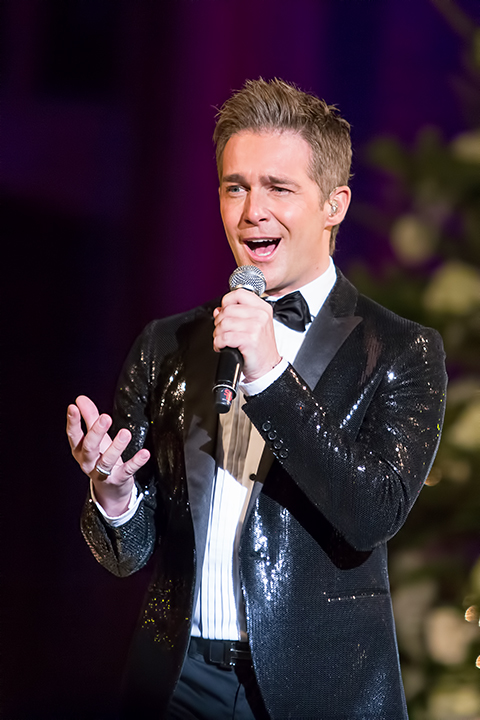 Christoff - Kerstconcert @ Basiliek van Koekelberg, picture 2, photographed by Elke Briers - FrontView Magazine