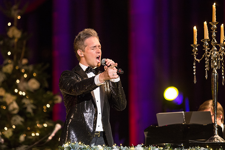 Christoff - Kerstconcert @ Basiliek van Koekelberg, picture 5, photographed by Elke Briers - FrontView Magazine