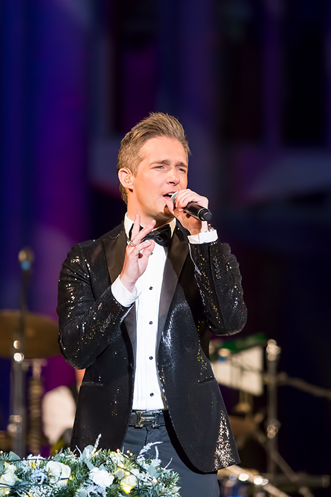 Christoff - Kerstconcert @ Basiliek van Koekelberg, picture 6, photographed by Elke Briers - FrontView Magazine