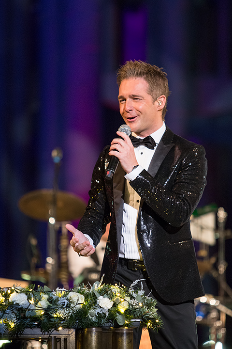 Christoff - Kerstconcert @ Basiliek van Koekelberg, picture 9, photographed by Elke Briers - FrontView Magazine