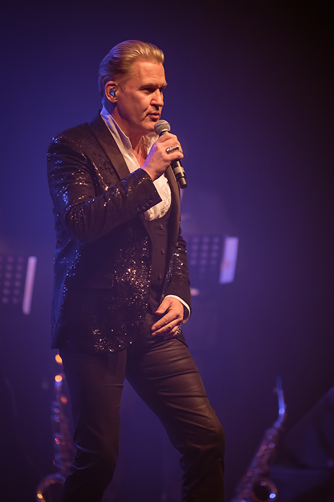 Johnny Logan @ Casino Knokke, picture 1, photographed by Elke Briers - FrontView Magazine