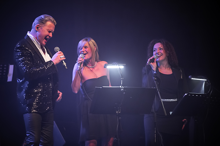 Johnny Logan @ Casino Knokke, picture 2, photographed by Elke Briers - FrontView Magazine