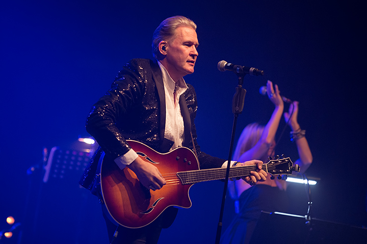 Johnny Logan @ Casino Knokke, picture 9, photographed by Elke Briers - FrontView Magazine