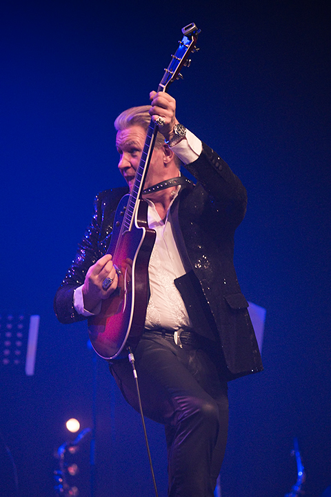 Johnny Logan @ Casino Knokke, picture 11, photographed by Elke Briers - FrontView Magazine