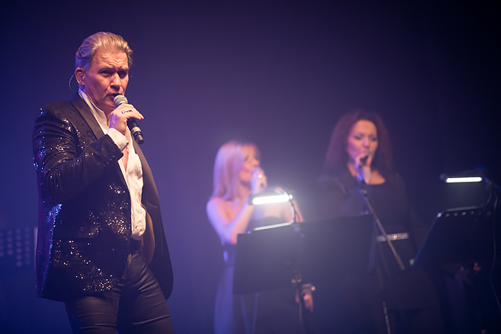 Johnny Logan @ Casino Knokke, picture 20, photographed by Elke Briers - FrontView Magazine