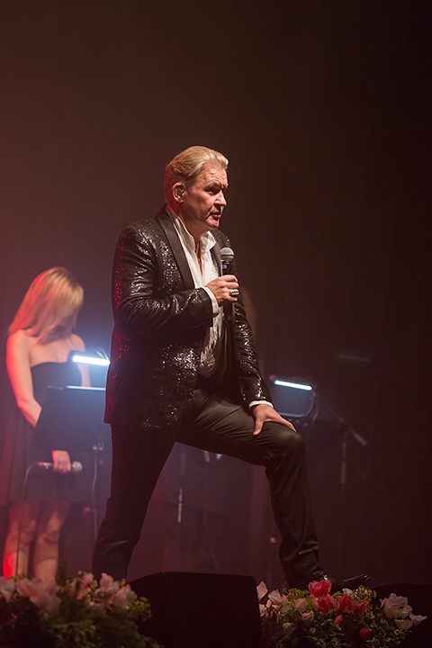 Johnny Logan @ Casino Knokke, picture 22, photographed by Elke Briers - FrontView Magazine
