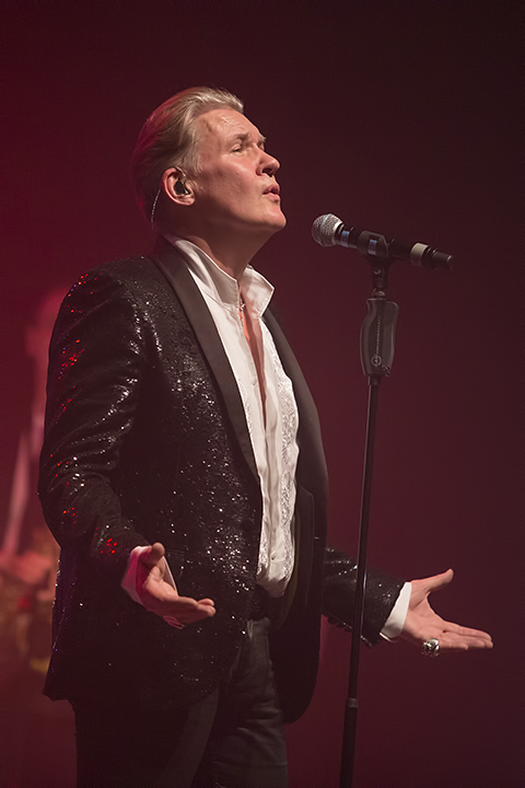 Johnny Logan @ Casino Knokke, picture 23, photographed by Elke Briers - FrontView Magazine