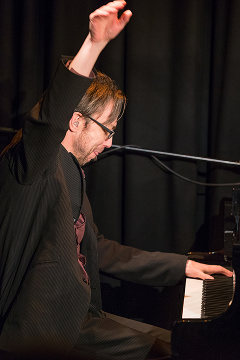 Hotel Vocal - Hans Peter Janssens @ Fakkelteater, picture 7, photographed by Elke Briers - FrontView Magazine