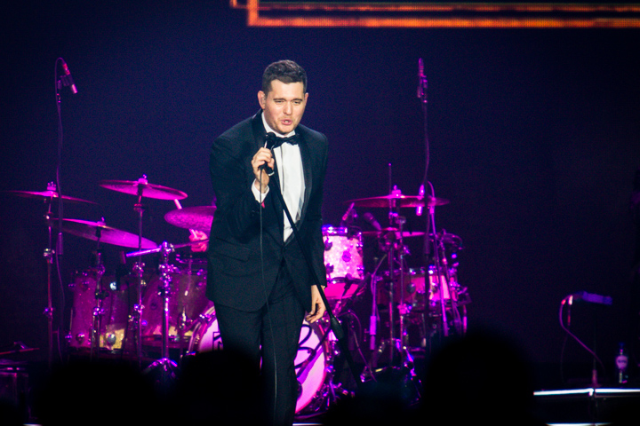 Michael Bublé @ Sportpaleis, picture 3, photographed by Tom Stessens - FrontView Magazine