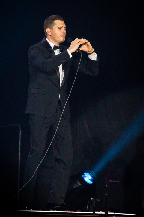 Michael Bublé @ Sportpaleis, picture 5, photographed by Tom Stessens - FrontView Magazine