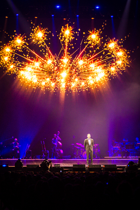 Michael Bublé @ Sportpaleis, picture 9, photographed by Tom Stessens - FrontView Magazine