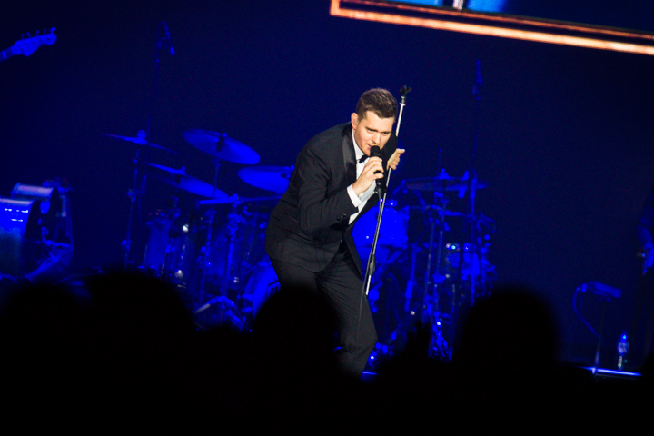 Michael Bublé @ Sportpaleis, picture 10, photographed by Tom Stessens - FrontView Magazine