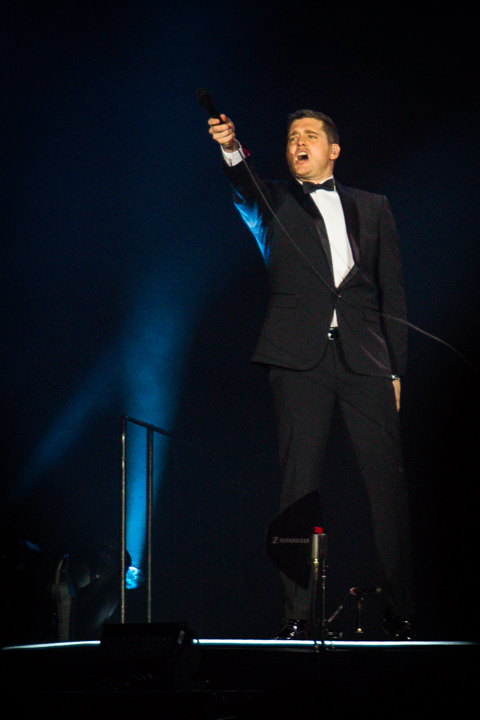 Michael Bublé @ Sportpaleis, picture 11, photographed by Tom Stessens - FrontView Magazine