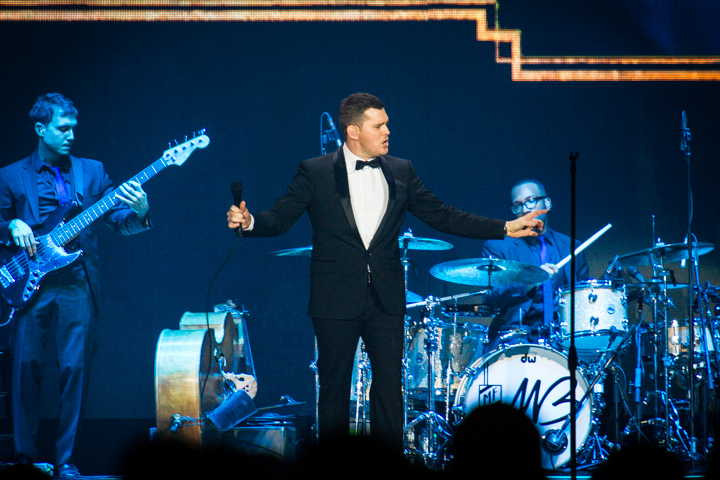 Michael Bublé @ Sportpaleis, picture 12, photographed by Tom Stessens - FrontView Magazine
