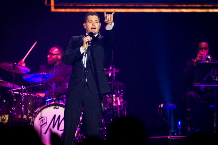 Michael Bublé @ Sportpaleis, picture 14, photographed by Tom Stessens - FrontView Magazine