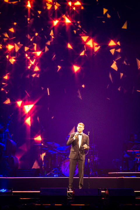 Michael Bublé @ Sportpaleis, picture 18, photographed by Tom Stessens - FrontView Magazine