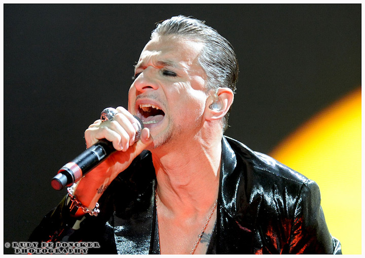 Depeche Mode @ Sportpaleis, picture 1, photographed by Rudy De Doncker - FrontView Magazine
