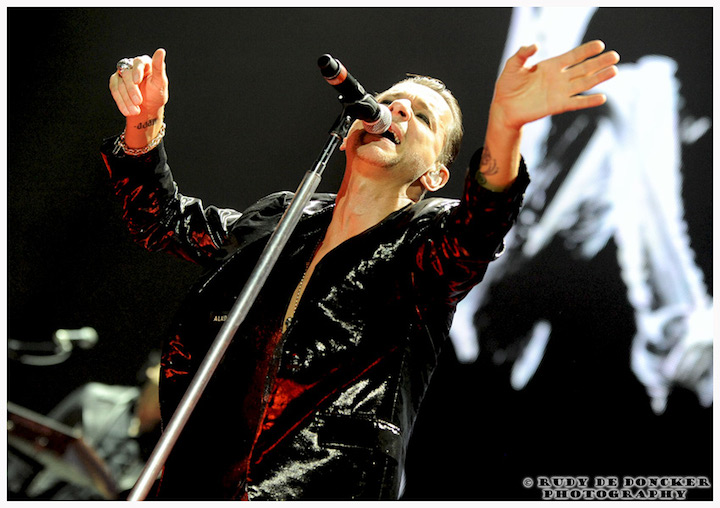 Depeche Mode @ Sportpaleis, picture 5, photographed by Rudy De Doncker - FrontView Magazine