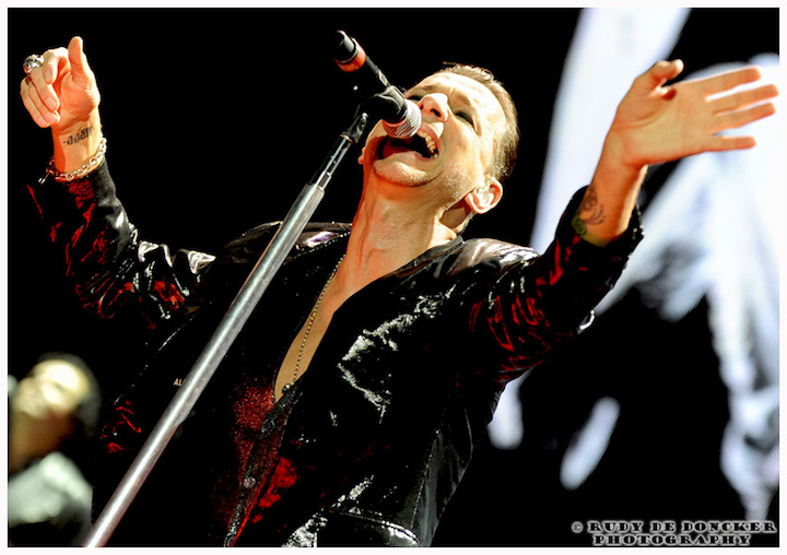 Depeche Mode @ Sportpaleis, picture 6, photographed by Rudy De Doncker - FrontView Magazine