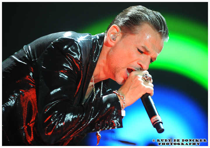 Depeche Mode @ Sportpaleis, picture 10, photographed by Rudy De Doncker - FrontView Magazine