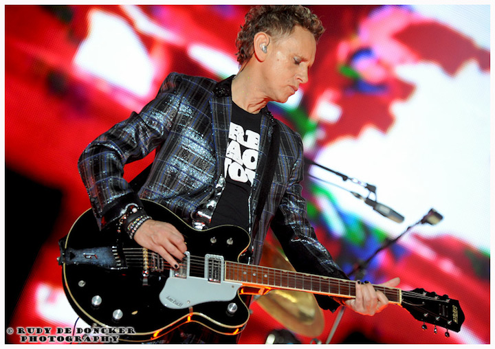 Depeche Mode @ Sportpaleis, picture 13, photographed by Rudy De Doncker - FrontView Magazine