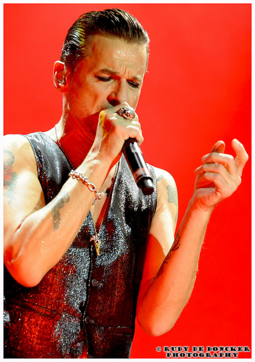 Depeche Mode @ Sportpaleis, picture 14, photographed by Rudy De Doncker - FrontView Magazine