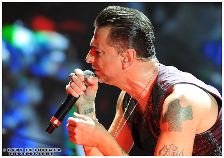 Depeche Mode @ Sportpaleis, picture 15, photographed by Rudy De Doncker - FrontView Magazine