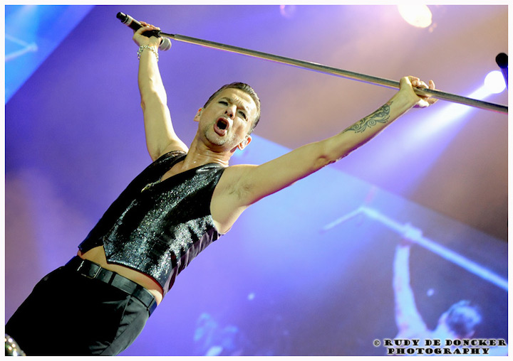 Depeche Mode @ Sportpaleis, picture 18, photographed by Rudy De Doncker - FrontView Magazine